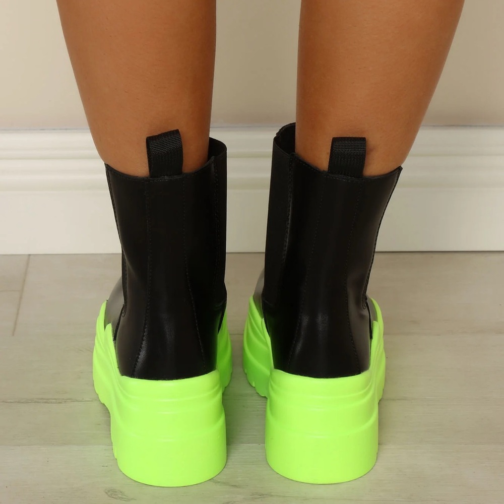 •Manhattan Feelings• Black & Neon Green Slip On Boots - Picture 3 of 4